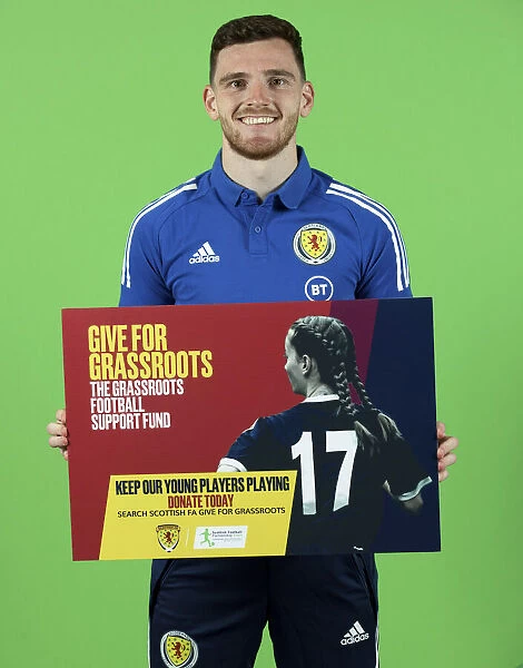 Scottish FA: Andy Robertson Supports #GiveforGrassroots Campaign