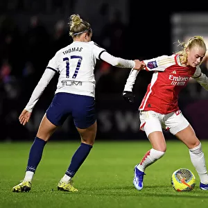 Arsenal vs. Tottenham Women's Clash: A Star-Studded Battle between Kuehl and Thomas in the FA WSL Cup