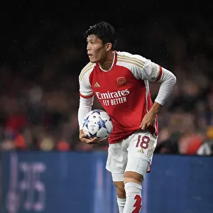 Champions League: Tomiyasu's Brilliant Debut - Arsenal Triumphs Over PSV Eindhoven